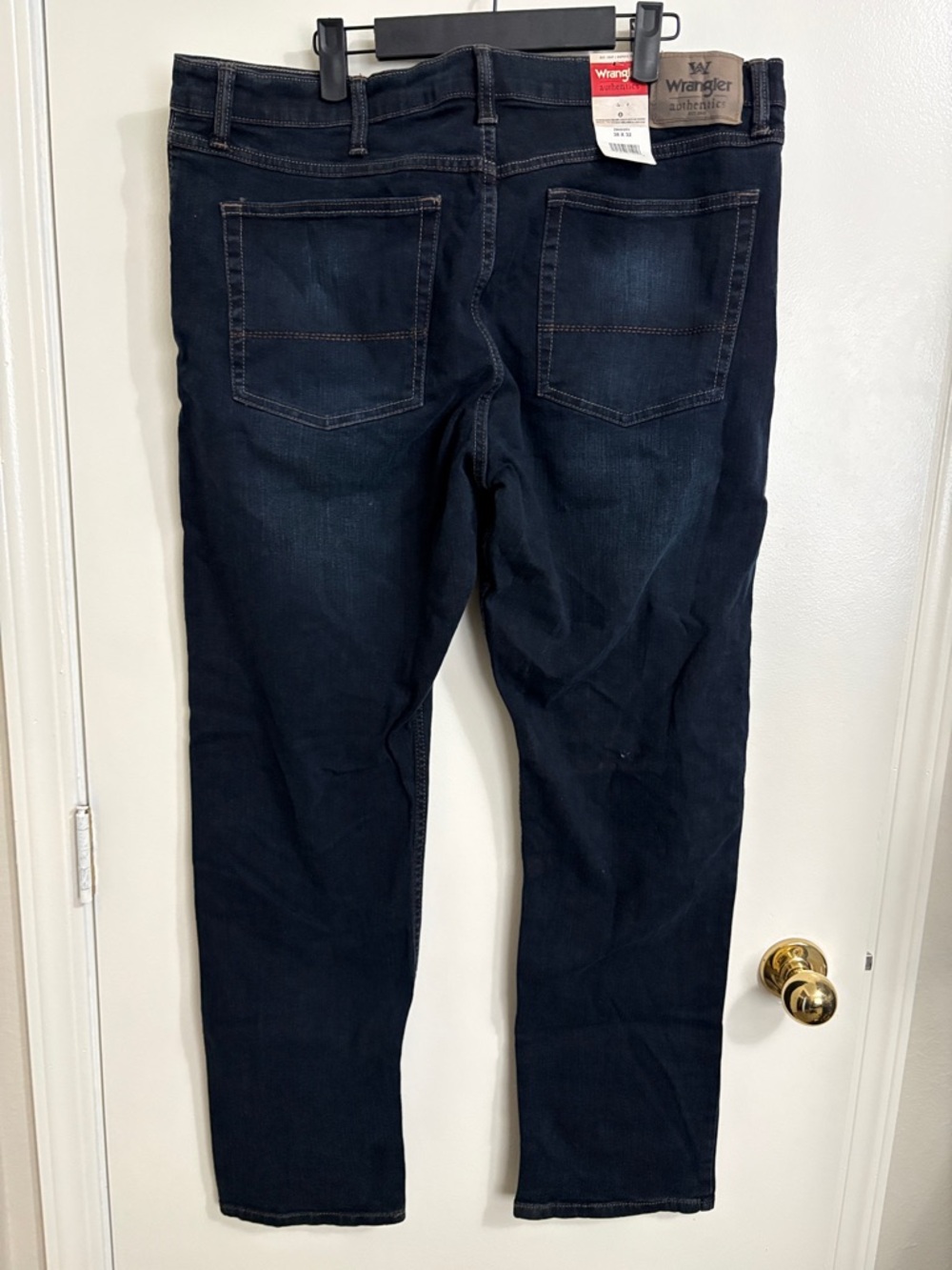 Wrangler Men’s Slim Straight Dark Blue Jeans